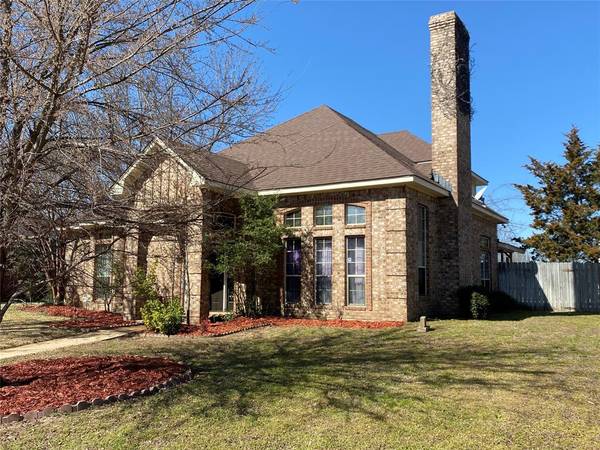 2745 Oak Creek Drive, Paris, TX 75462