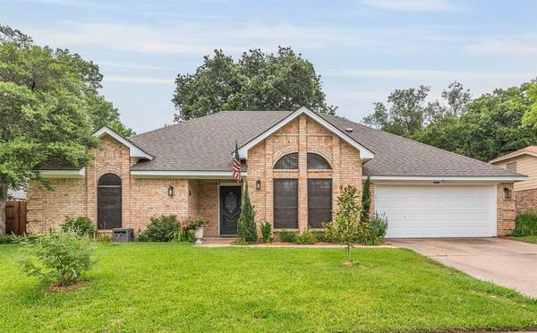 1402 Timber Ridge Drive, Euless, TX 76039