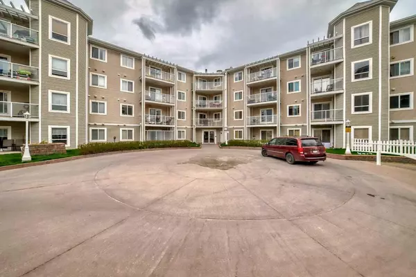 Calgary, AB T2Y3Z6,260 Shawville WAY SE #211