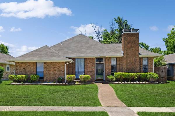 1914 Vera Cruz Drive, Carrollton, TX 75010