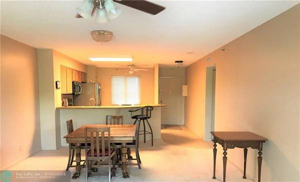 Pompano Beach, FL 33069,2215 Cypress Island Dr  #305