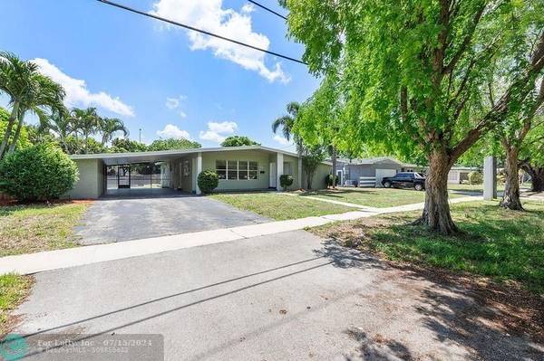 Plantation, FL 33317,886 E Acre Dr