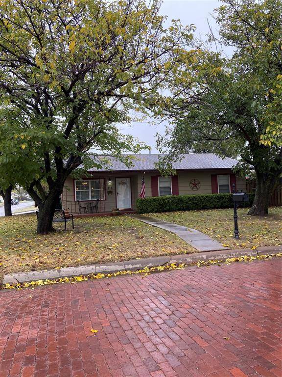 112 W Oak, Olney, TX 76374