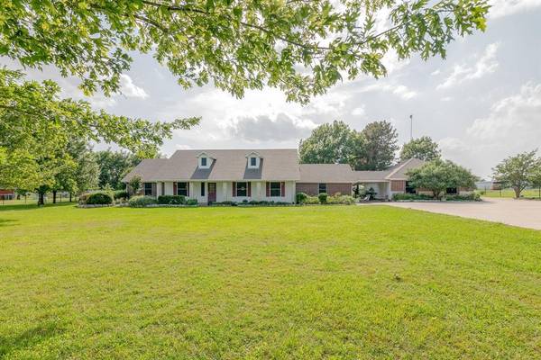 9371 Collingwood Drive, Justin, TX 76247