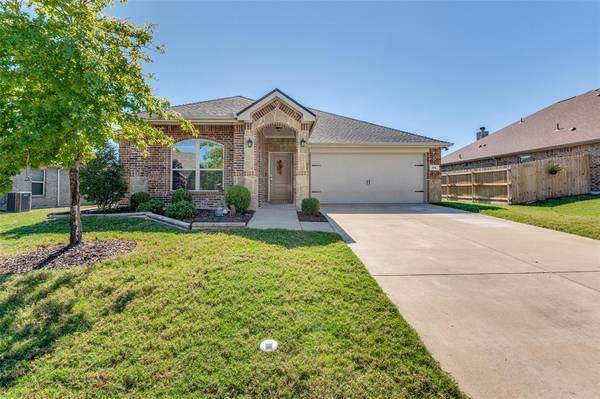 114 Broken Arrow Street, Waxahachie, TX 75165