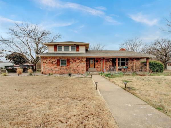 501 W Melody, Whitewright, TX 75491