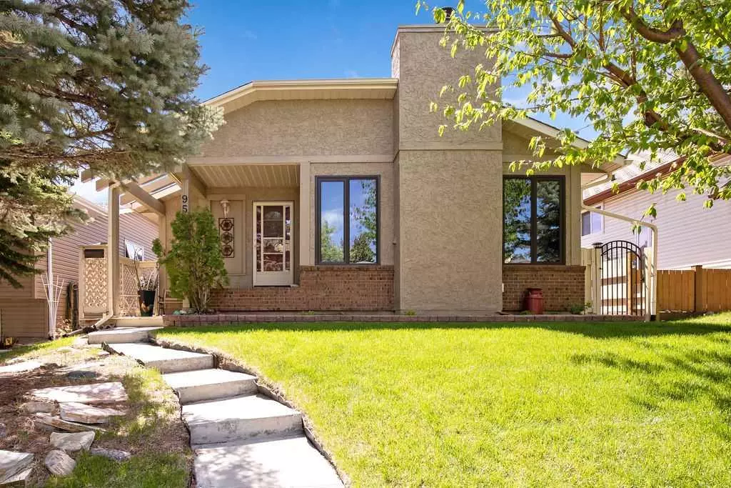 Calgary, AB T3K 3H3,95 Macewan Meadow CRES NW