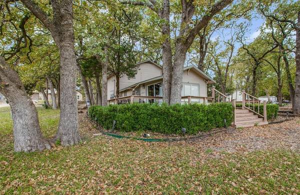 4392 W Beach Drive, Lone Oak, TX 75453