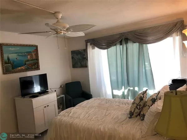 Deerfield Beach, FL 33441,1445 SE 15th Ct  #202