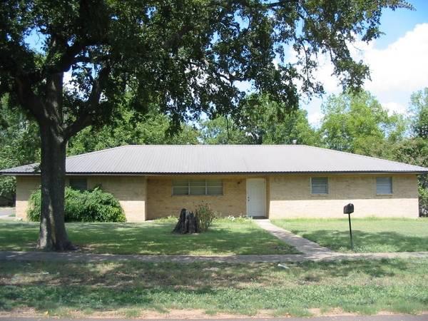 801 Poplar Street, Honey Grove, TX 75446