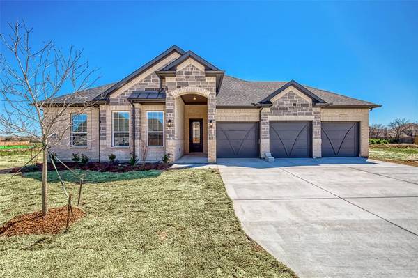 2719 Fleur De Lis Lane, Grand Prairie, TX 75054