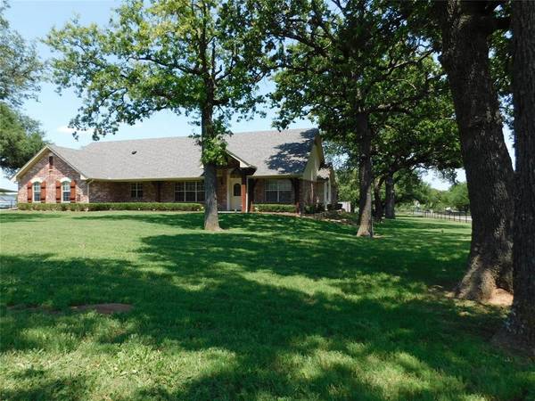 100 Milton Drive, Springtown, TX 76082