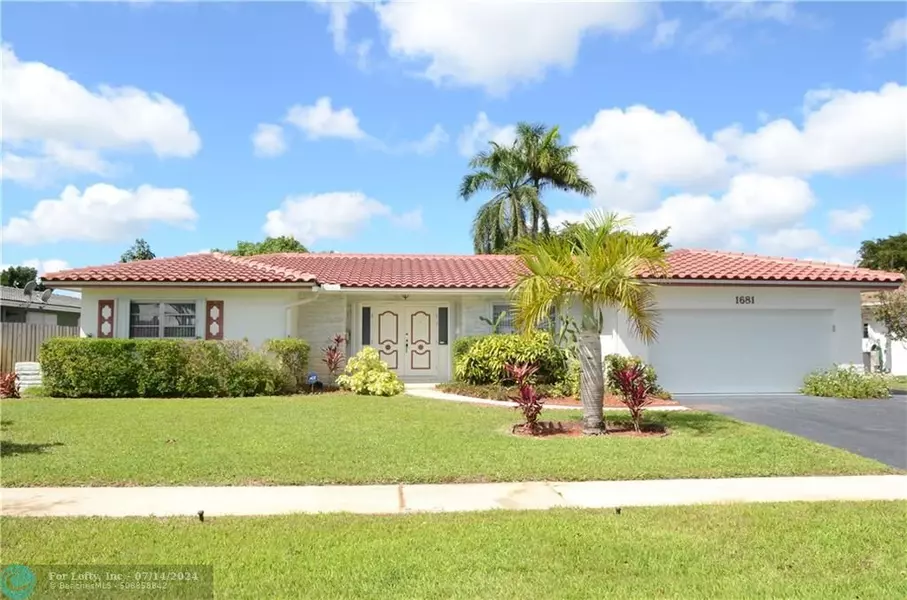 1681 SW 55th Ave, Plantation, FL 33317