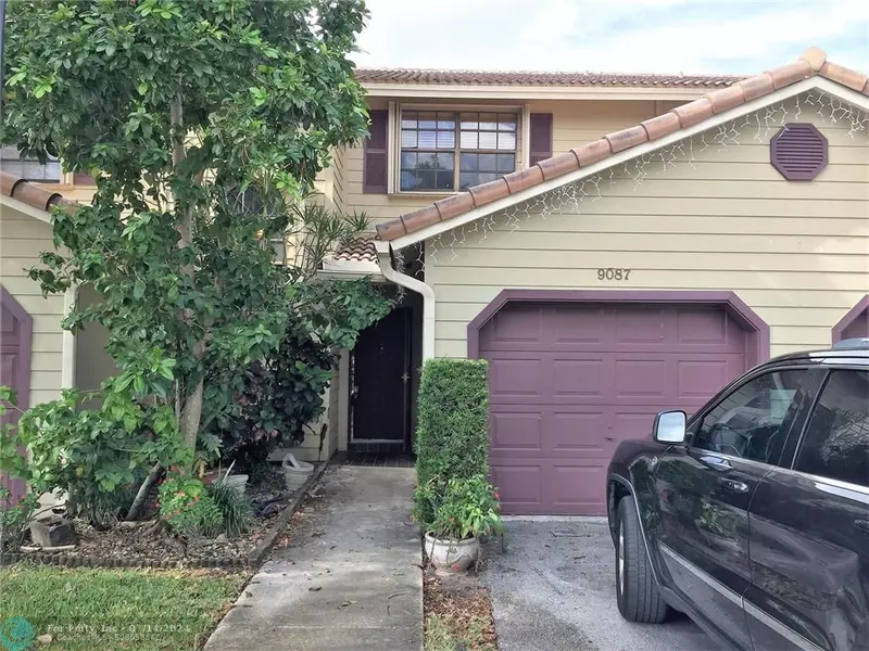 9087 Vineyard Lake Dr  #9087, Plantation, FL 33324