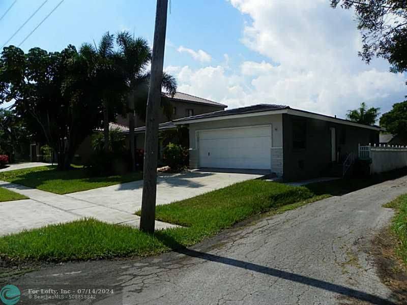 Dania Beach, FL 33004,207 NE 3RD AVE