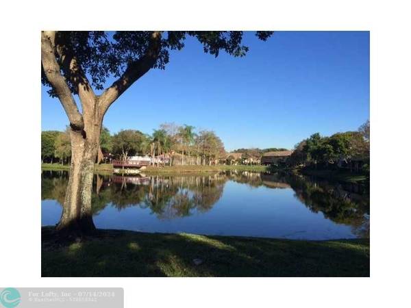 Plantation, FL 33324,9088 Vineyard Lake Dr  #9088