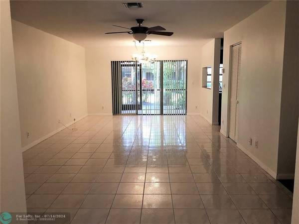 Plantation, FL 33324,9087 Vineyard Lake Dr  #9087