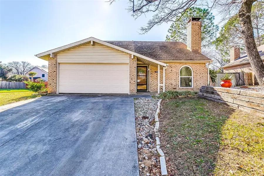 3036 Old Orchard Lane, Bedford, TX 76021