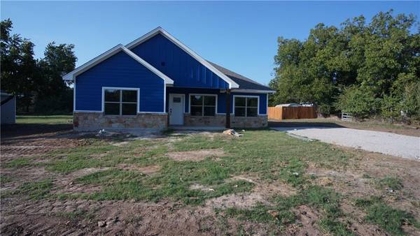 504 E Sherman Street, Chico, TX 76431