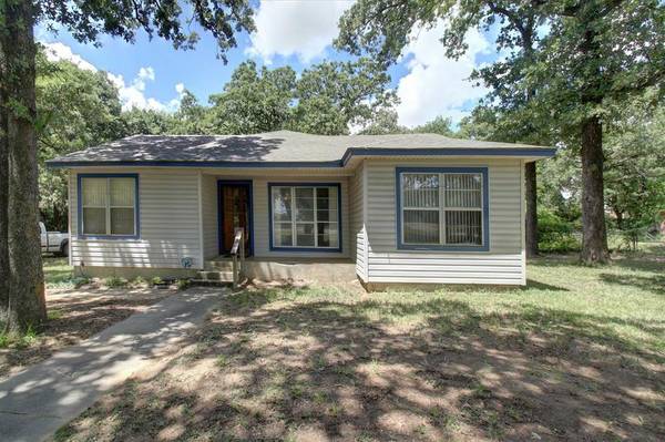 549 Cooper Lane, Joshua, TX 76058