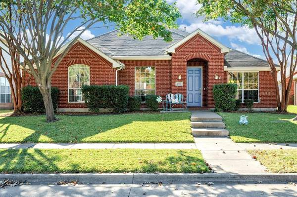 2721 Crosslands Drive, Garland, TX 75040