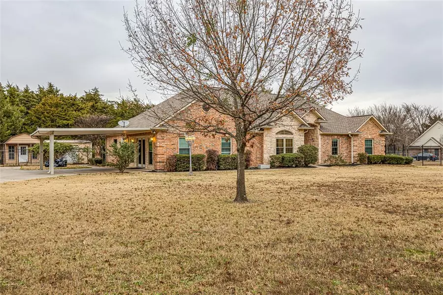 340 County Road 1451, Bonham, TX 75418