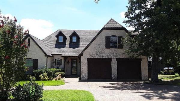 200 Enchanted Drive, Enchanted Oaks, TX 75156