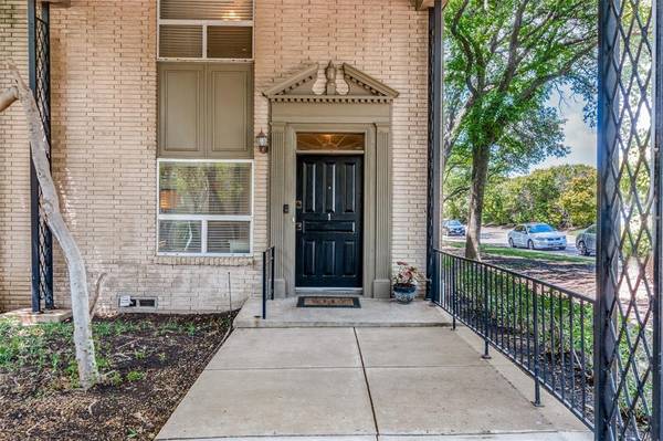 7424 W Northwest Highway #1, Dallas, TX 75225