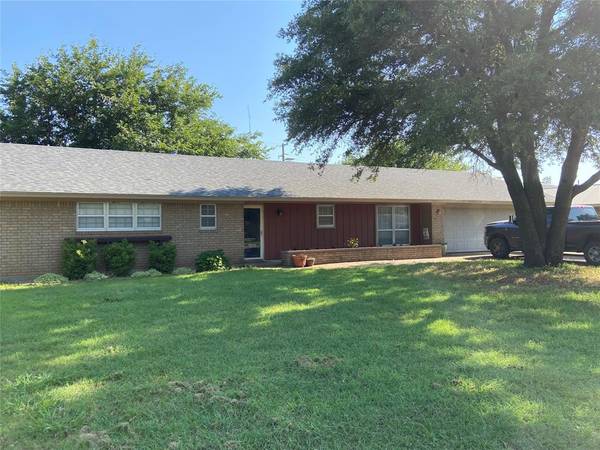 905 Edwards, Olney, TX 76374