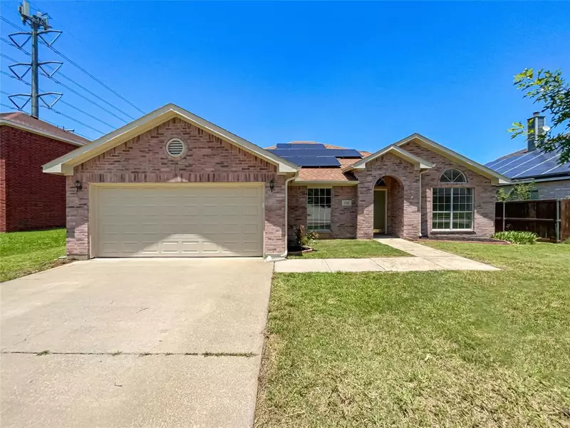 2048 Southwood Trail, Grand Prairie, TX 75052