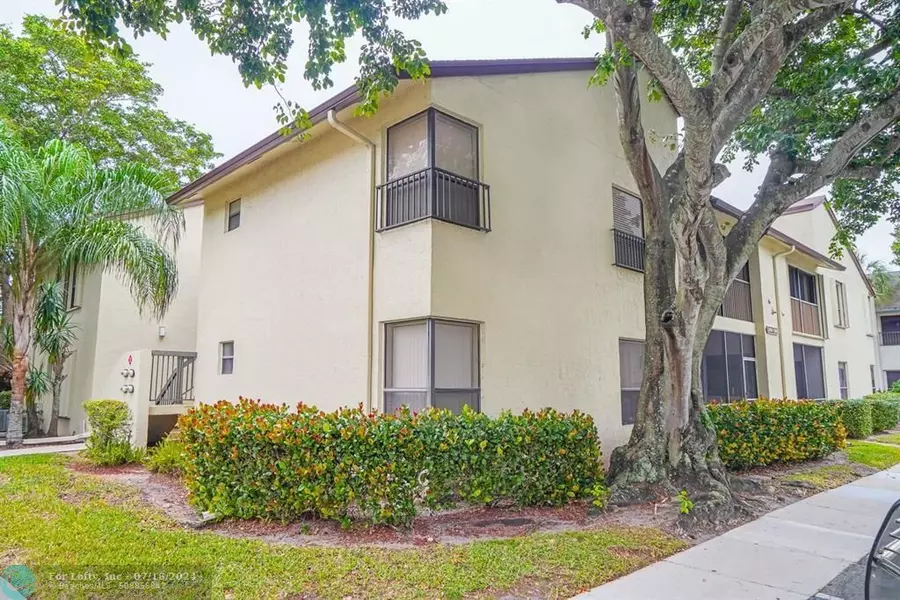 3493 Cocoplum Circle  #3447, Coconut Creek, FL 33063