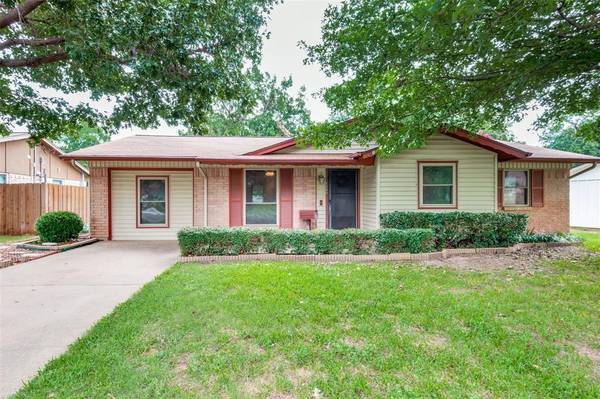 1200 Glenn Drive, Euless, TX 76039