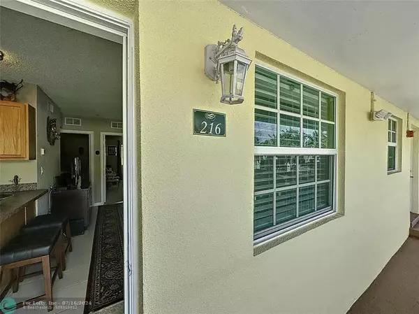 Wilton Manors, FL 33334,2660 NE 8th Ave  #216