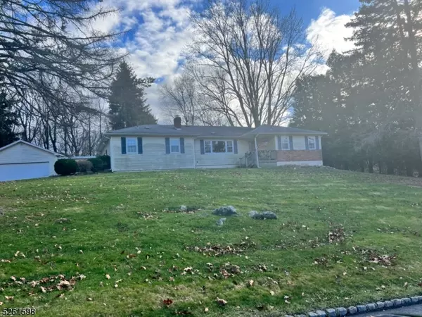 34 Treaty Rd, Randolph Twp., NJ 07869