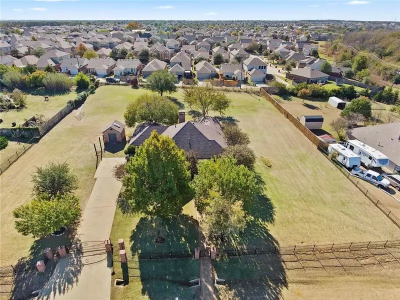 9201 Quail Meadows Lane, Aubrey, TX 76227