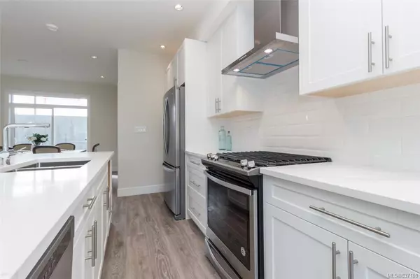 Langford, BC V9B 0Z2,605 Selwyn Close