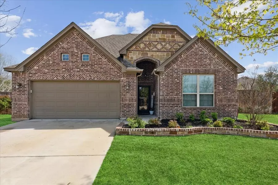 108 Bosque Court, Azle, TX 76020