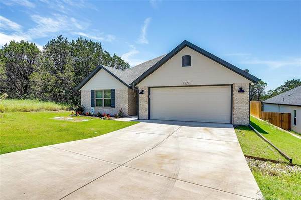 4824 Wichita Street, Granbury, TX 76048