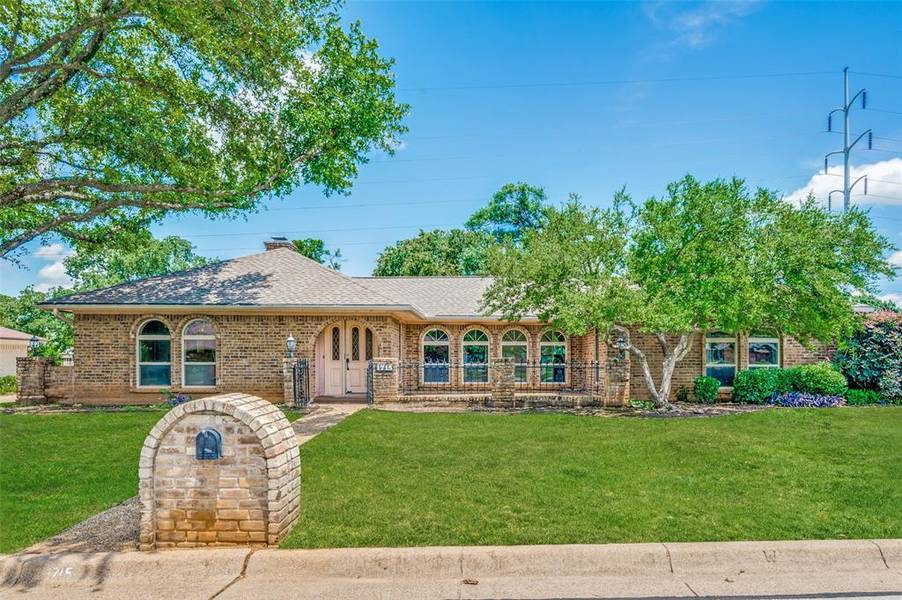 1715 Covemeadow Drive, Arlington, TX 76012