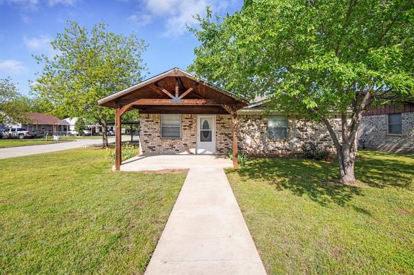 1908 SE 11th Avenue, Mineral Wells, TX 76067