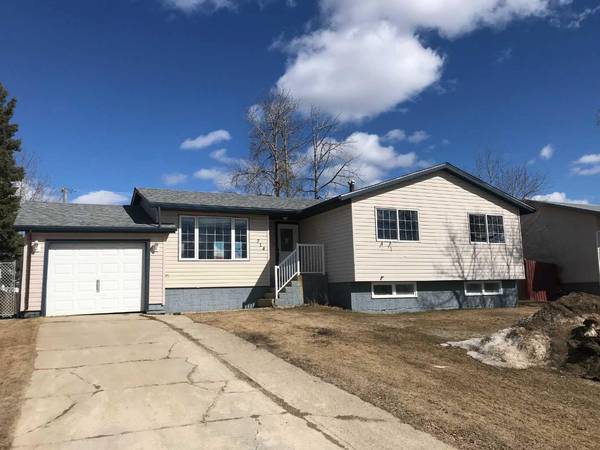 714 3 AVE, Fox Creek, AB T0H1P0