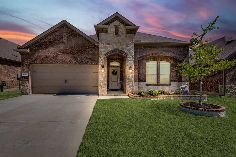 10509 Ponderosa Trail, Aubrey, TX 76227