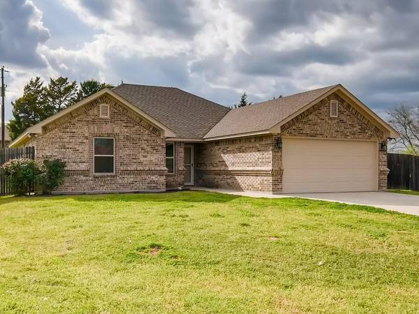 308 Brookfield Drive, Boyd, TX 76023