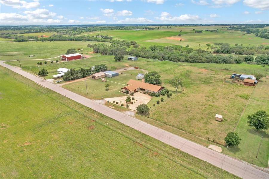 11855 N 1860 Road, Sayre, OK 73662