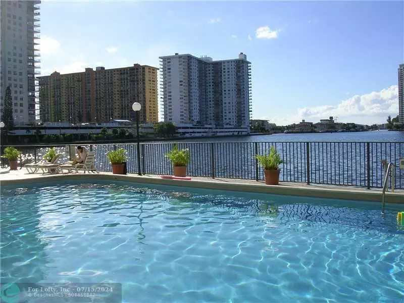 17600 N Bay Rd  #N508, Sunny Isles Beach, FL 33160