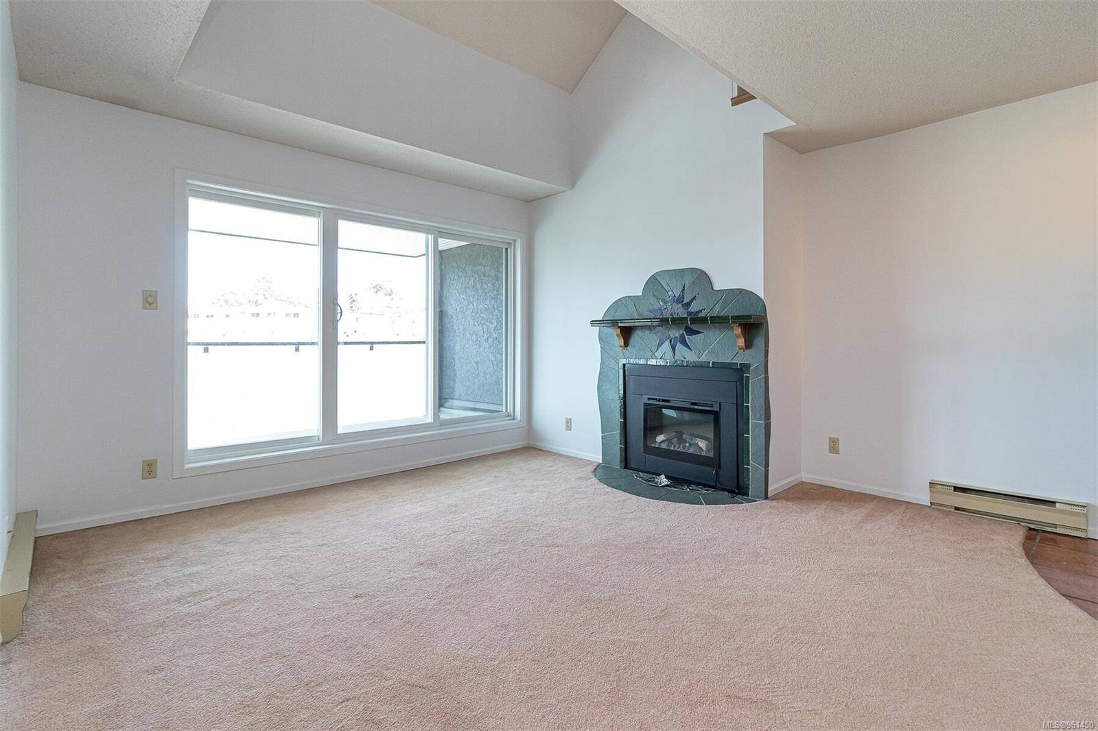 Victoria, BC V8R 6R8,1619 Morrison St #408