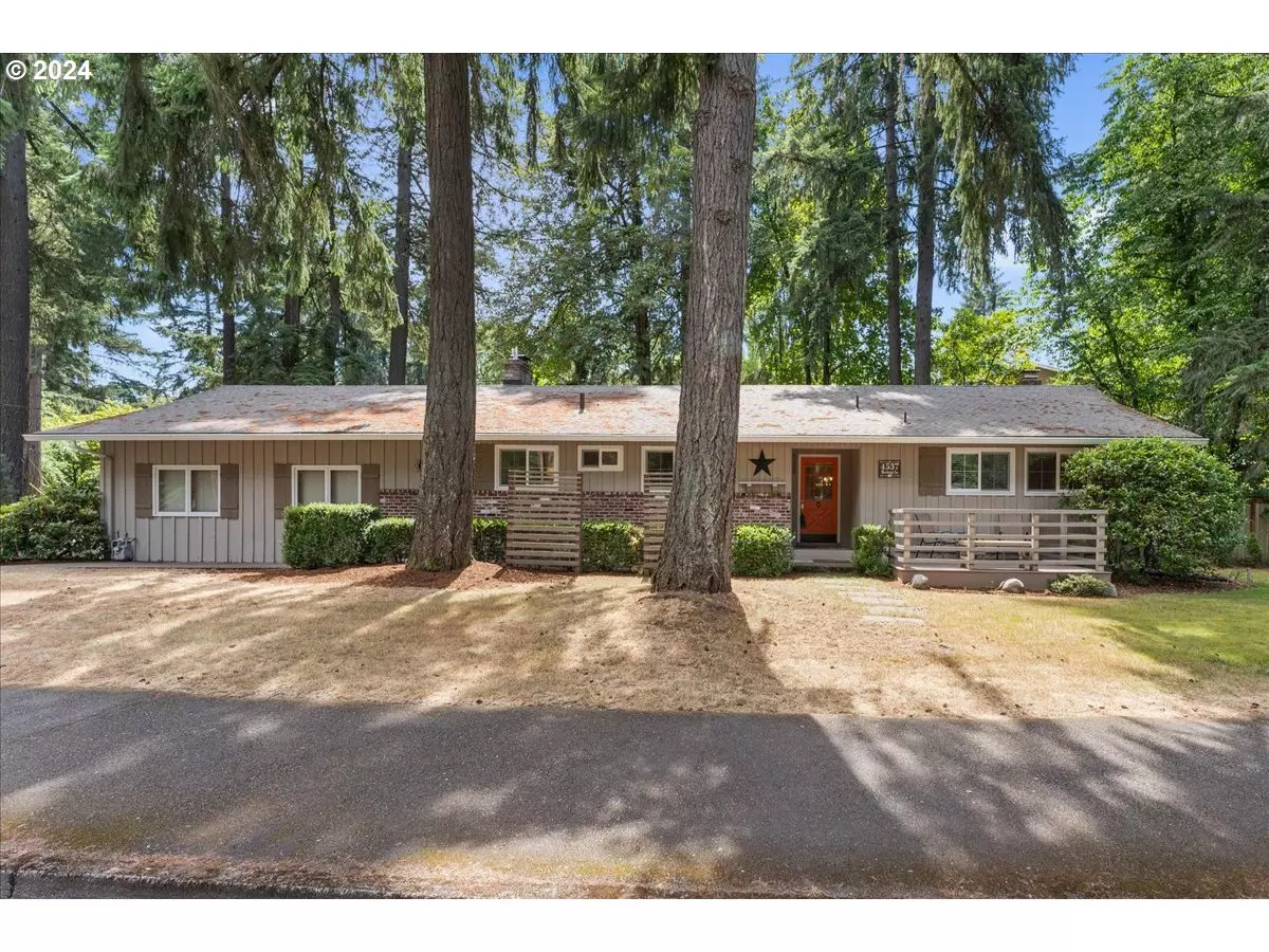 Lake Oswego, OR 97035,4537 HERITAGE LN