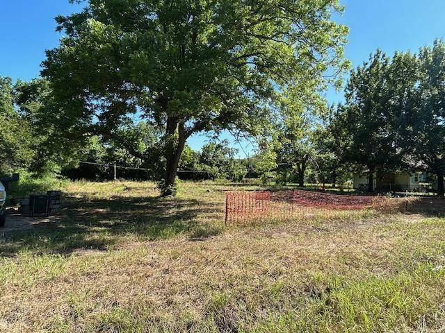 401 W Spruce Street, Whitewright, TX 75491