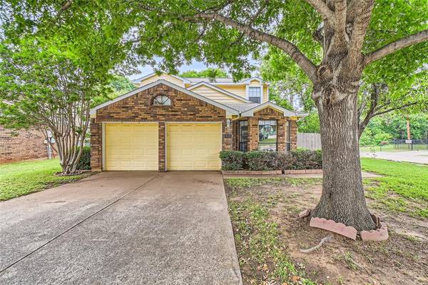 515 Bayberry Lane, Euless, TX 76039