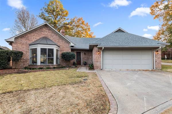 1428 Hollytree Place, Tyler, TX 75703